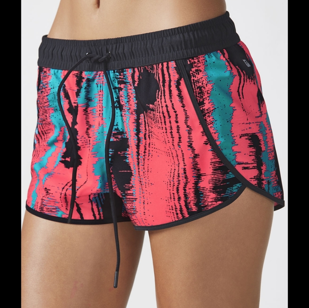 Fabletics - Carrie II Shorts Heat Wave sz small